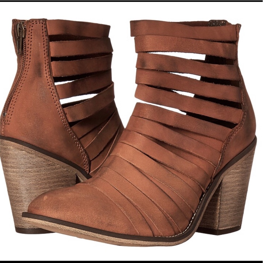 NWT Free People Hybrid Boots